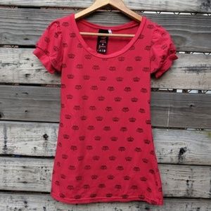 T Bar Red Crown Short Sleeved Shirt Size Small